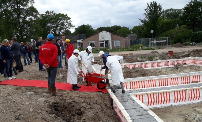 Officiële start bouw 24 cliëntwoningen + dagbesteding Vanboeijen te Assen